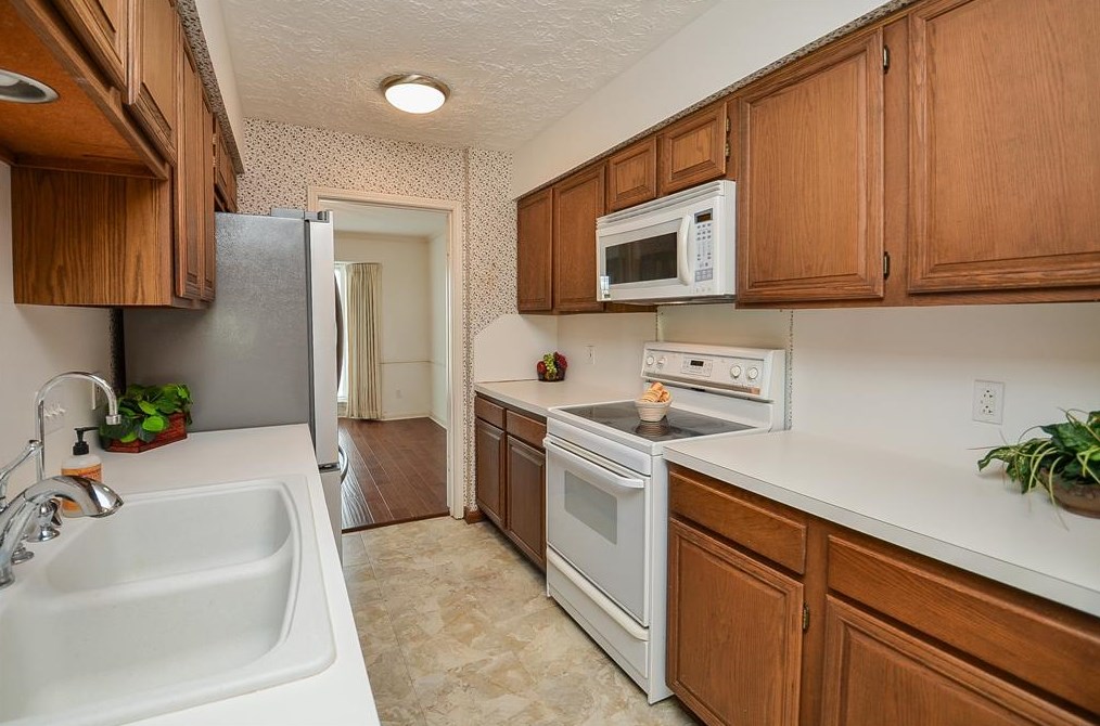 10137 Kemp Frst, Houston TX  77080-2509 exterior