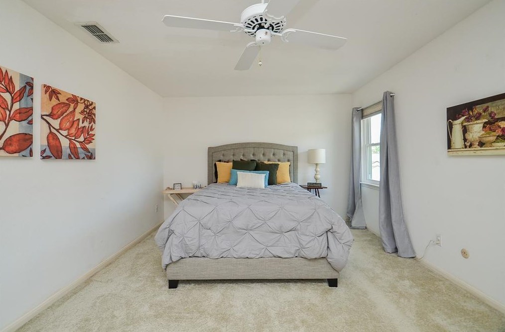 10137 Kemp Frst, Houston TX  77080-2509 exterior