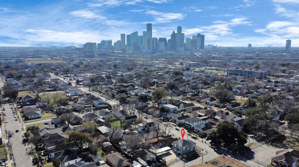 2120 Fulton St, Houston, TX 77009