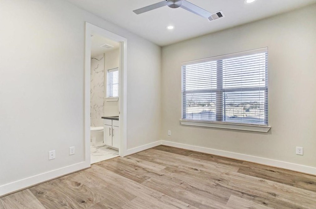 5209 Allen St, Houston TX  77007-3247 exterior