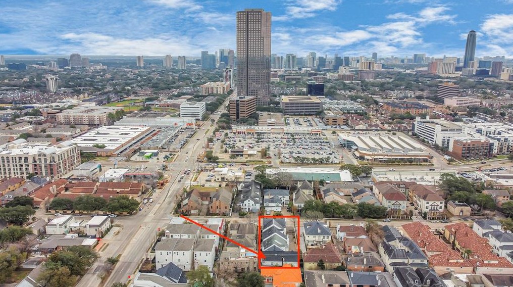 1718 Nantucket Dr, Houston, TX 77057