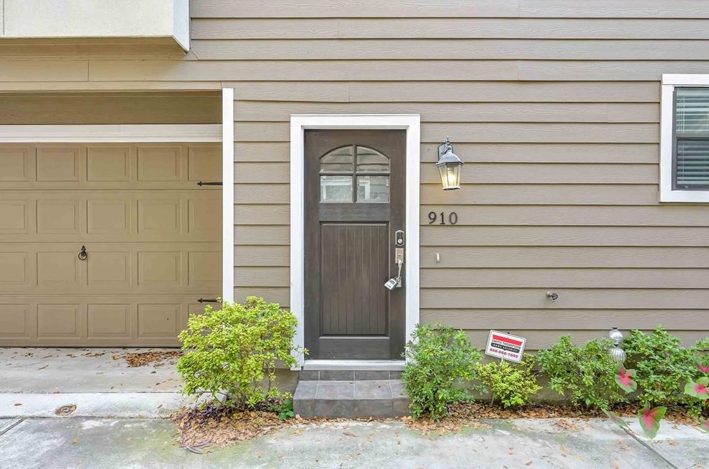910 W 20th St, Houston, TX 77008