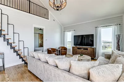 1395 Keith Avenue, Gilchrist, TX 77617 - Photo 24