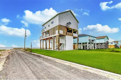 1395 Keith Avenue, Gilchrist, TX 77617 - Photo 8