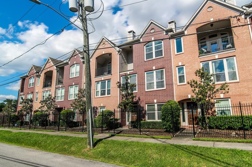 728 Hartman St, Houston, TX 77007