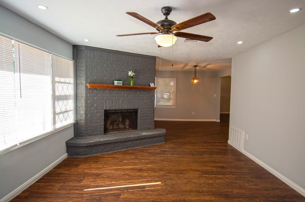 515 Mobile Dr, Pasadena TX 77506-1718 exterior