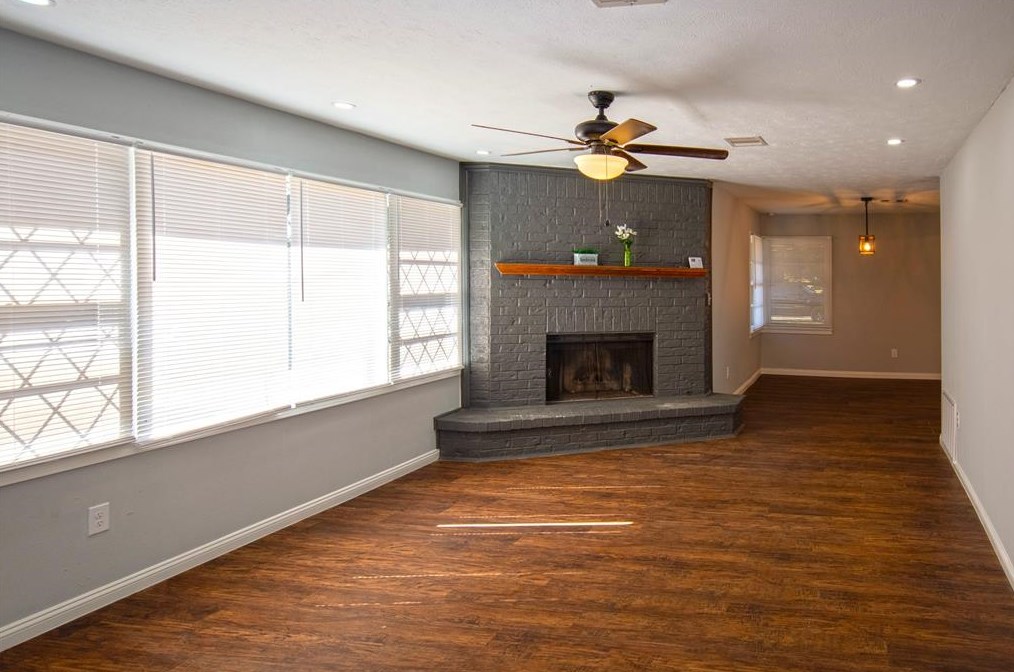 515 Mobile Dr, Pasadena TX 77506-1718 exterior