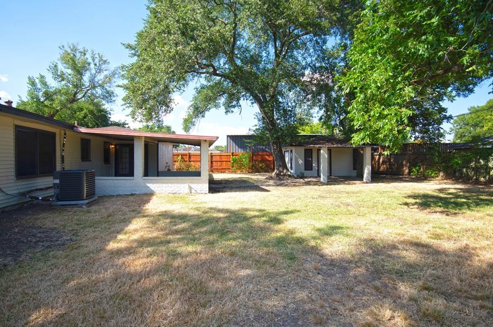 515 Mobile Dr, Pasadena TX 77506-1718 exterior