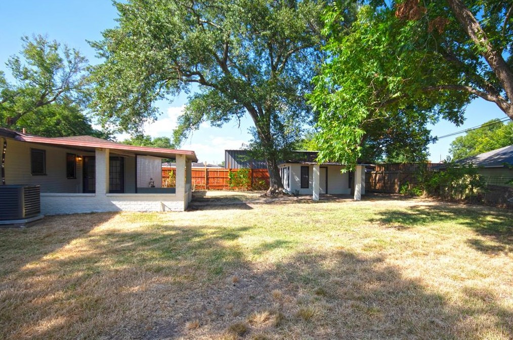 515 Mobile Dr, Pasadena TX 77506-1718 exterior