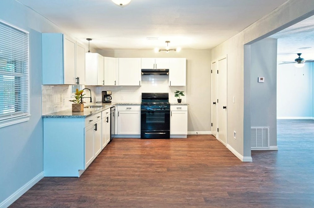 515 Mobile Dr, Pasadena TX 77506-1718 exterior