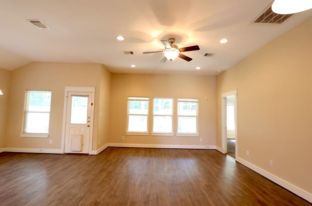 8814 Rolling Rapids Rd, Humble, TX 77346