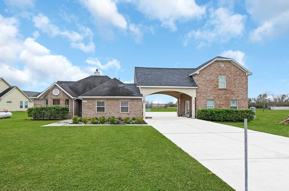 3922 Fm 565 Rd, Baytown, TX 77523-5004