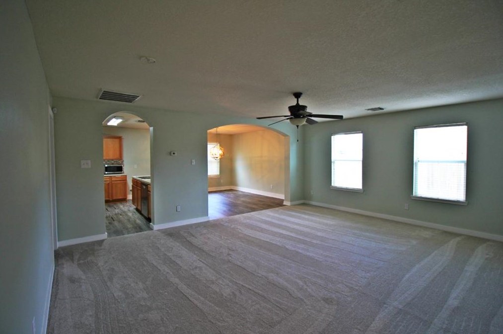 9823 Cassowary Dr, Conroe, TX 77385