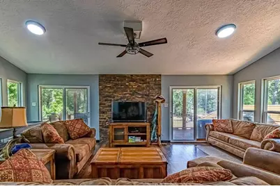 470 S Lakeview Drive, Point Blank, TX 77364 - Photo 8