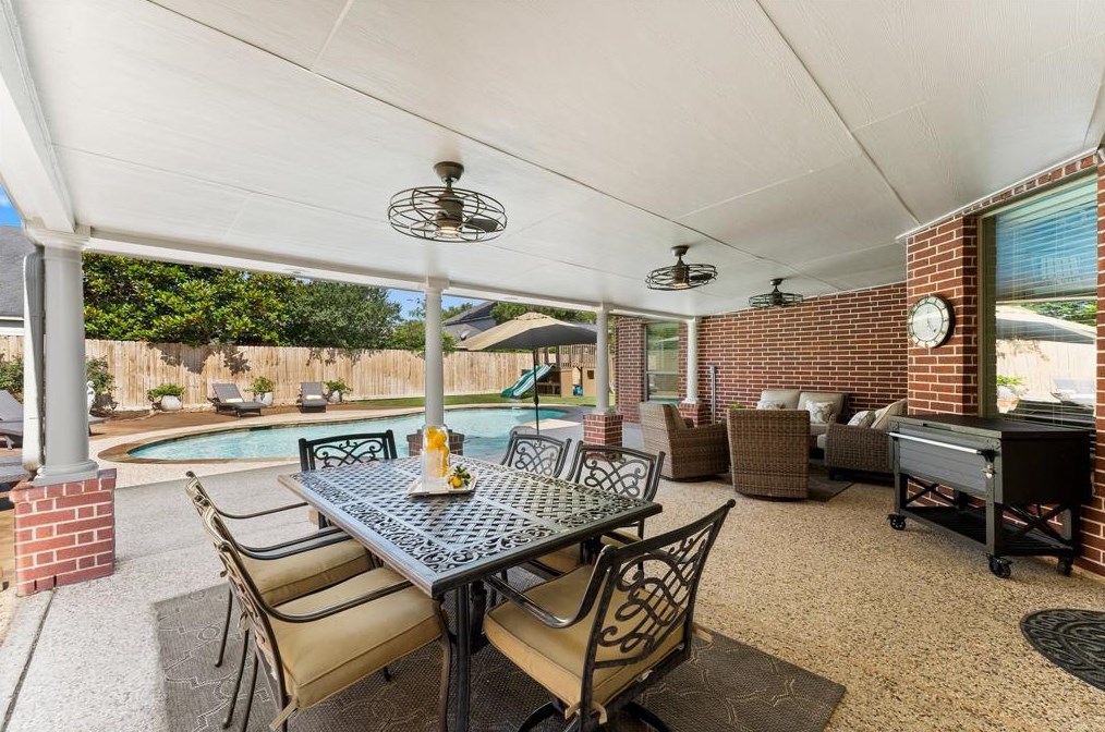 15811 Maple Shr Dr, Houston TX  77044-4485 exterior