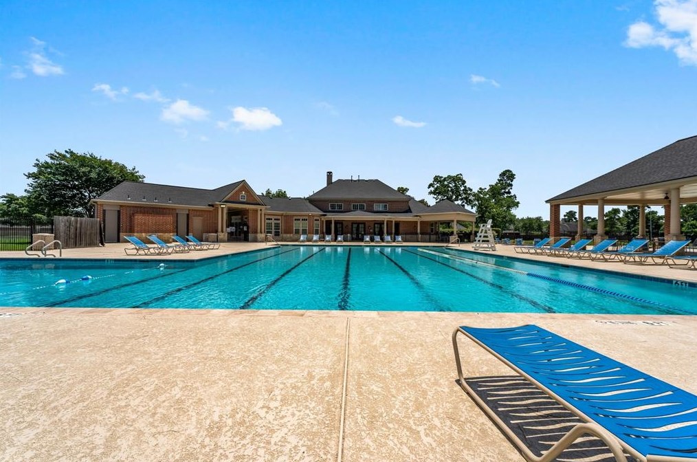 15811 Maple Shr Dr, Houston TX  77044-4485 exterior