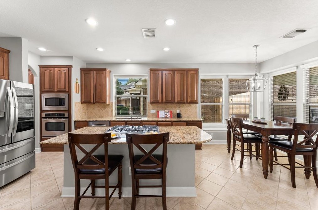 15811 Maple Shr Dr, Houston TX  77044-4485 exterior