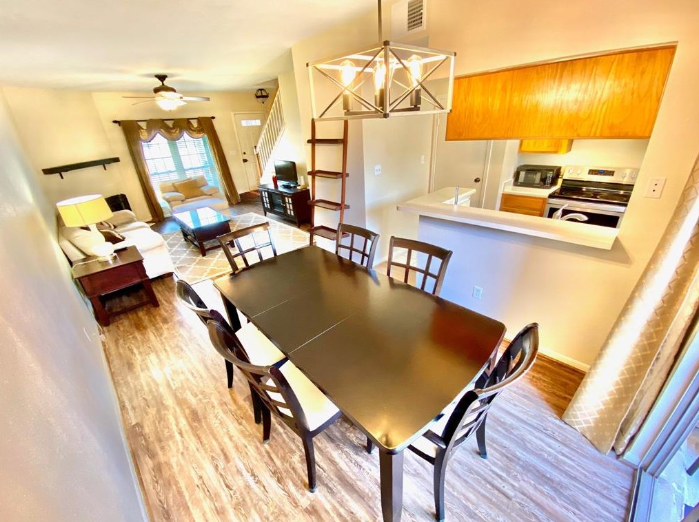 7575 Cambridge St Apt 702, Houston, TX 77054
