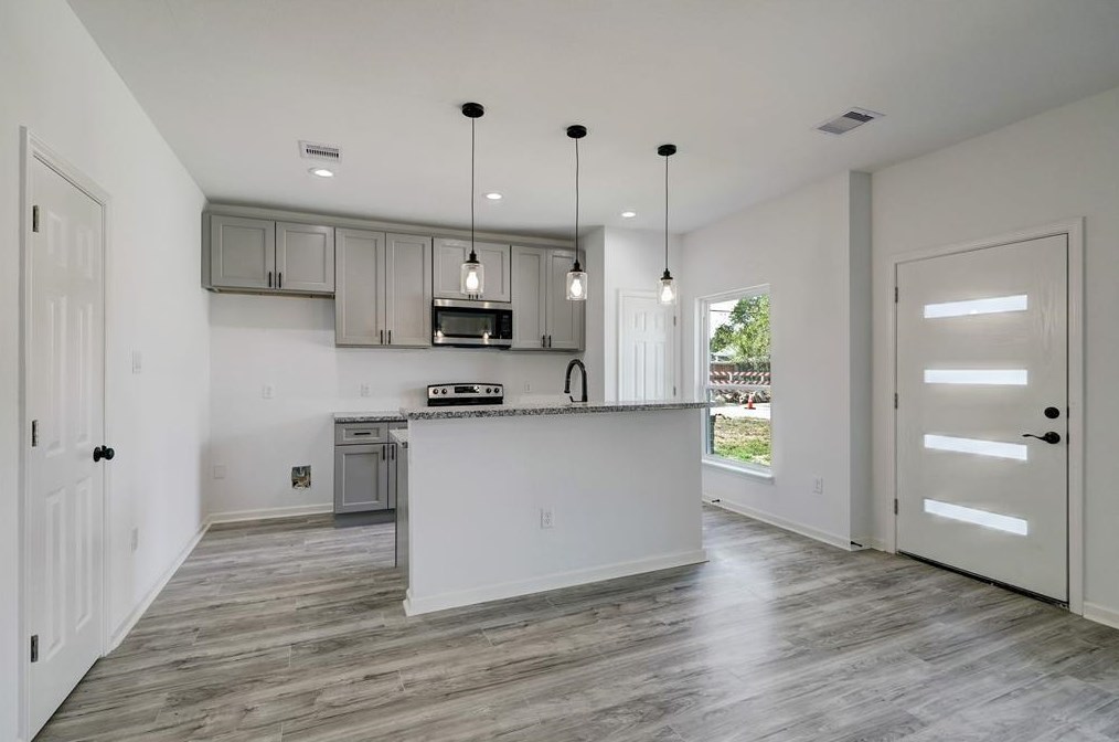 310 Connecticut St #b, Houston, TX 77029
