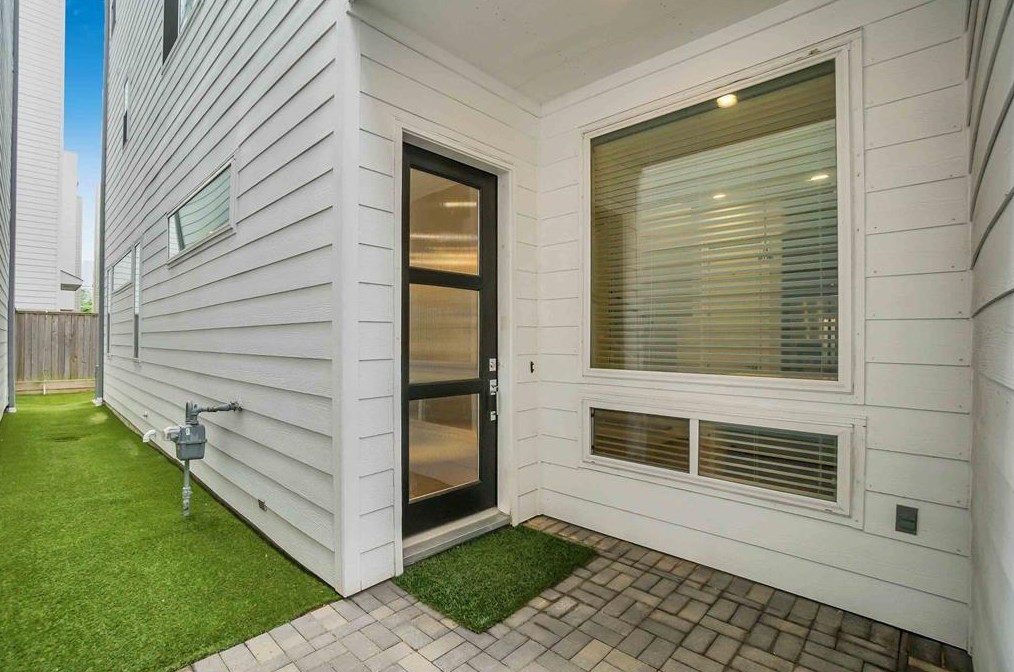 1213 Crockett St, Houston, TX 77007