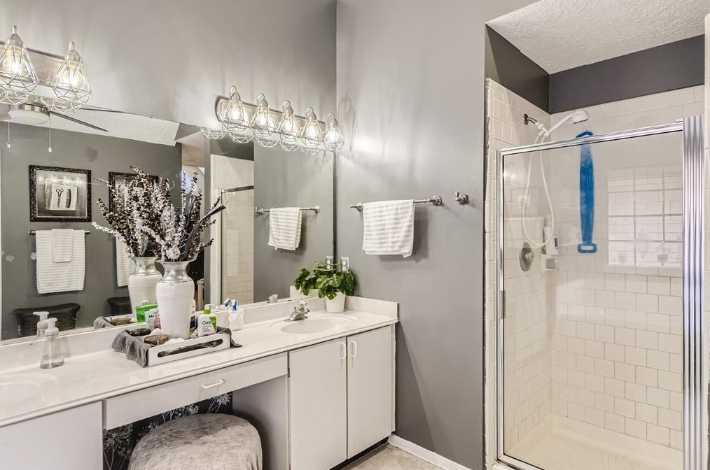5827 Cinnamon Crk Cir, Houston TX  77084-2149 exterior
