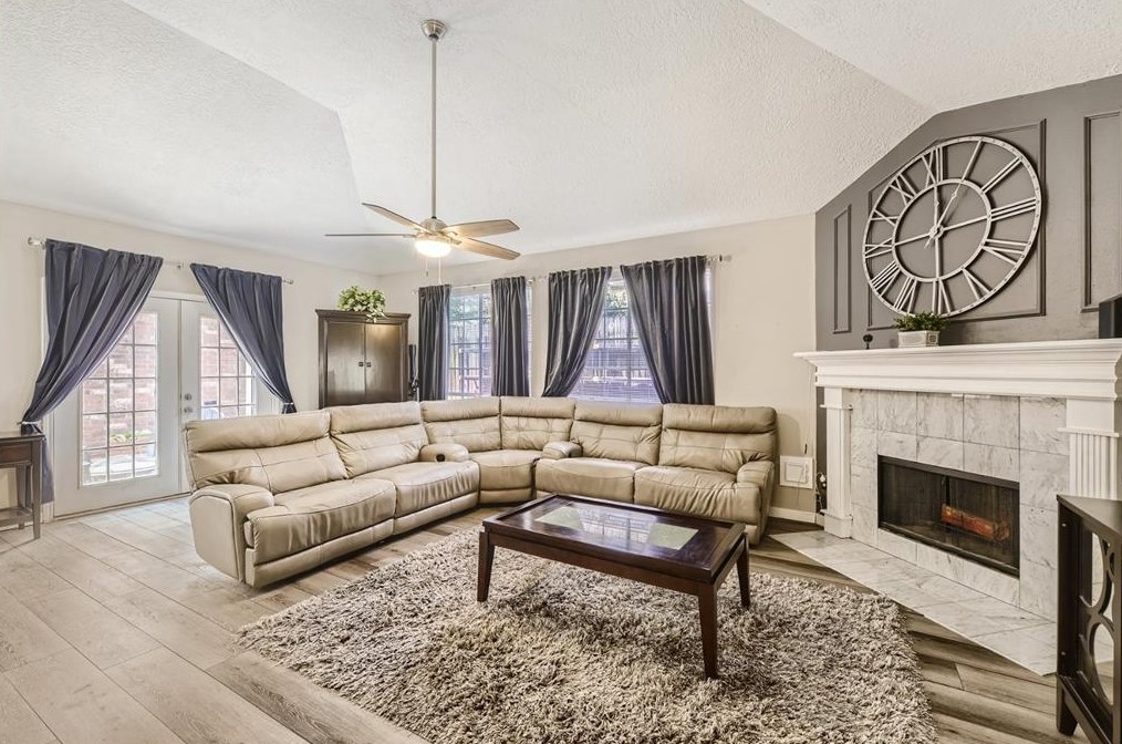 5827 Cinnamon Creek Cir, Houston TX  77084-2153 exterior