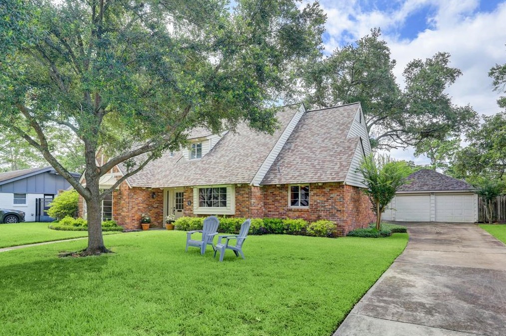12719 Pebblebrook Dr, Houston, TX 77024-4024