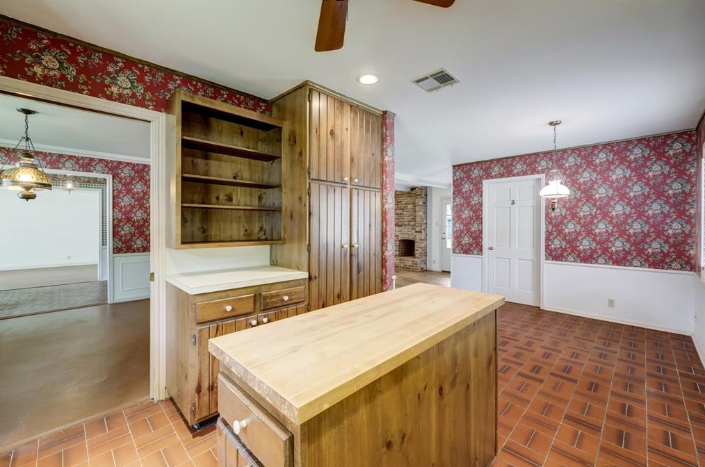 12719 Pebblebrook Dr, Houston TX  77024-4024 exterior