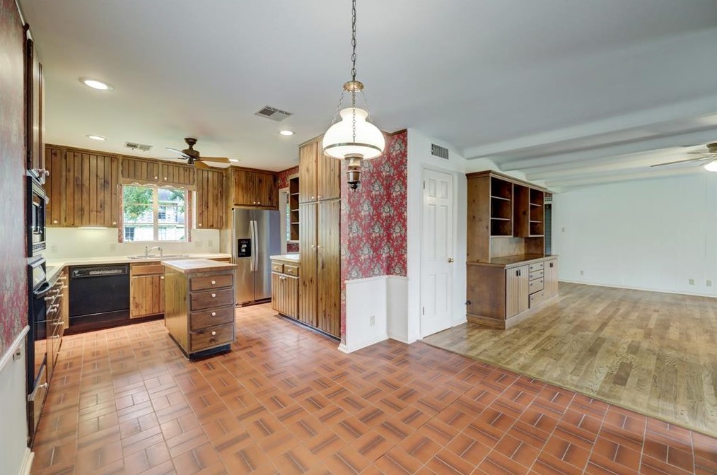 12719 Pebblebrook Dr, Houston TX  77024-4024 exterior