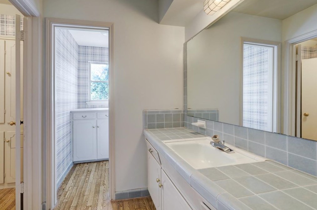 12719 Pebblebrook Dr, Houston TX  77024-4024 exterior