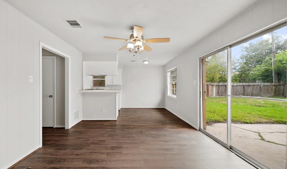 3427 Prudence Dr, Houston TX  77045-5717 exterior