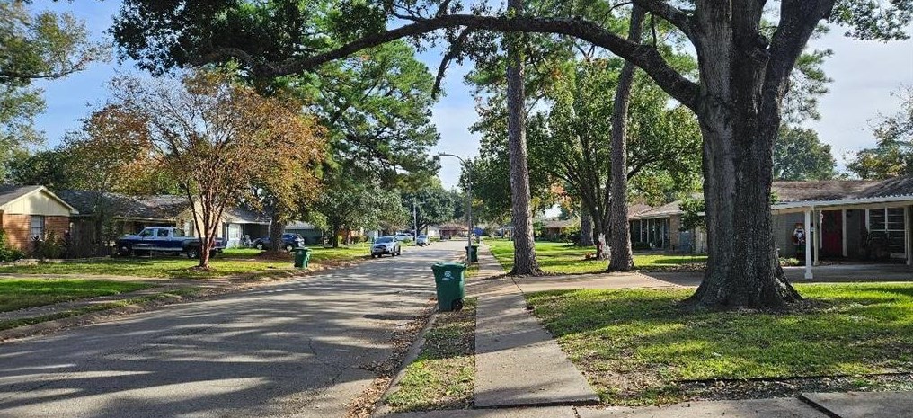 5117 De Lange Ln, Houston, TX 77092