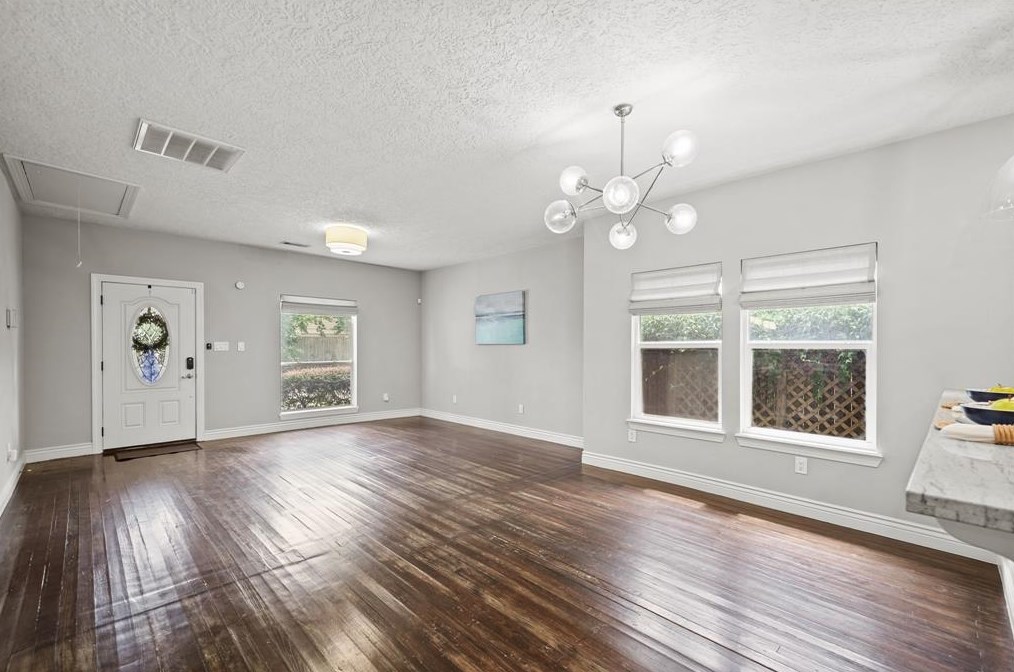 1226 Welch, Houston TX  77006-1308 exterior