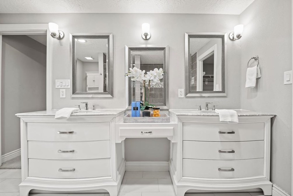 1226 Welch, Houston TX  77006-1308 exterior