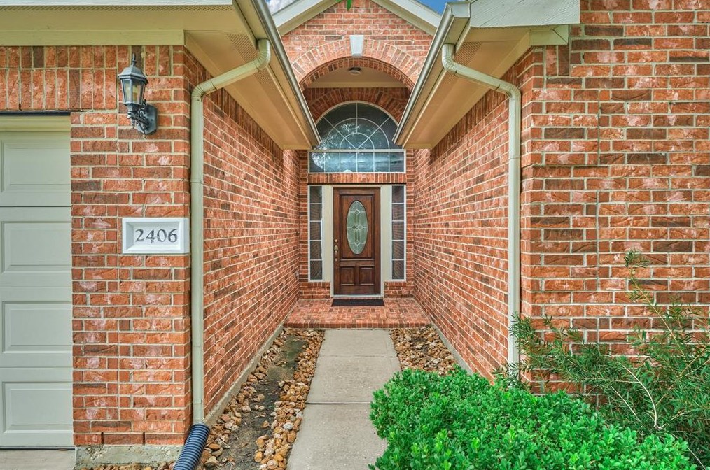 2406 Green Fern Ct, Spring TX  77388-2510 exterior