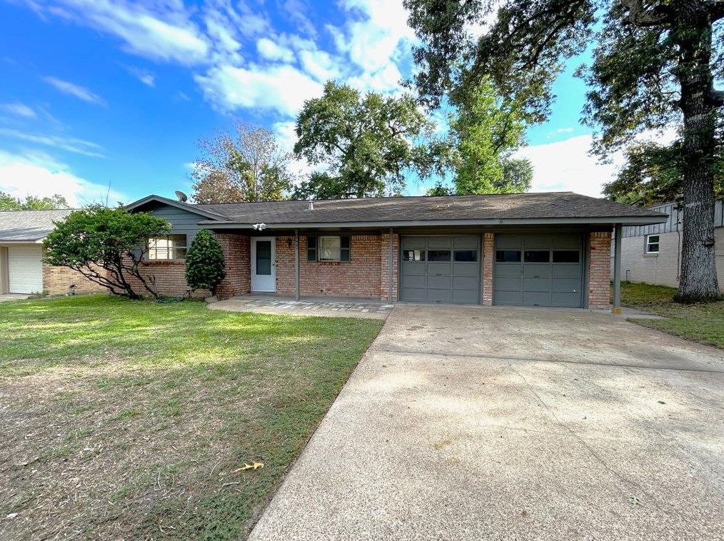 1005 Windswept Dr, Conroe, TX 77301
