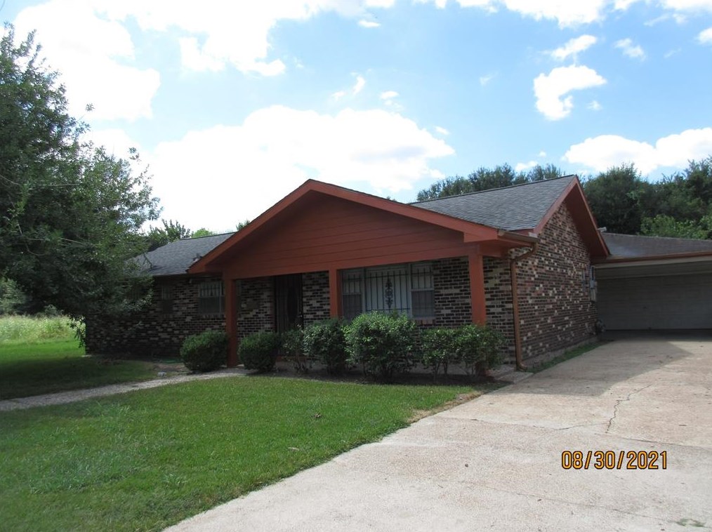 3030 Dawson Ln, Houston, TX 77051