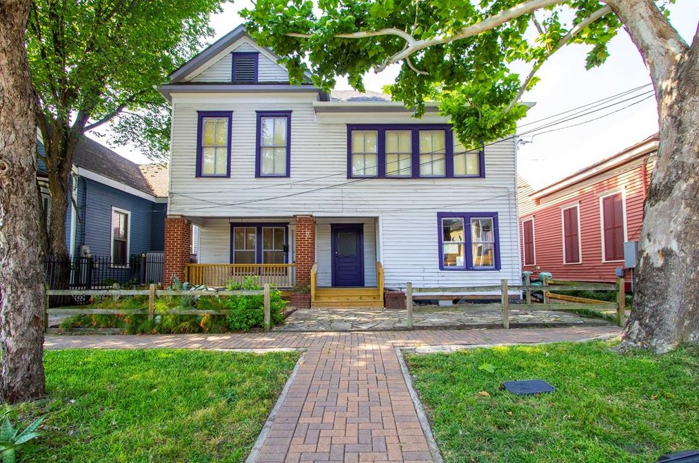 1818 Kane St, Houston, TX 77007-7668