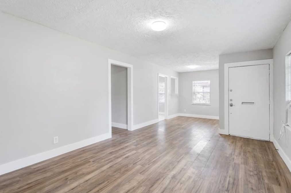 5206 Rapido, Houston TX  77033-2640 exterior