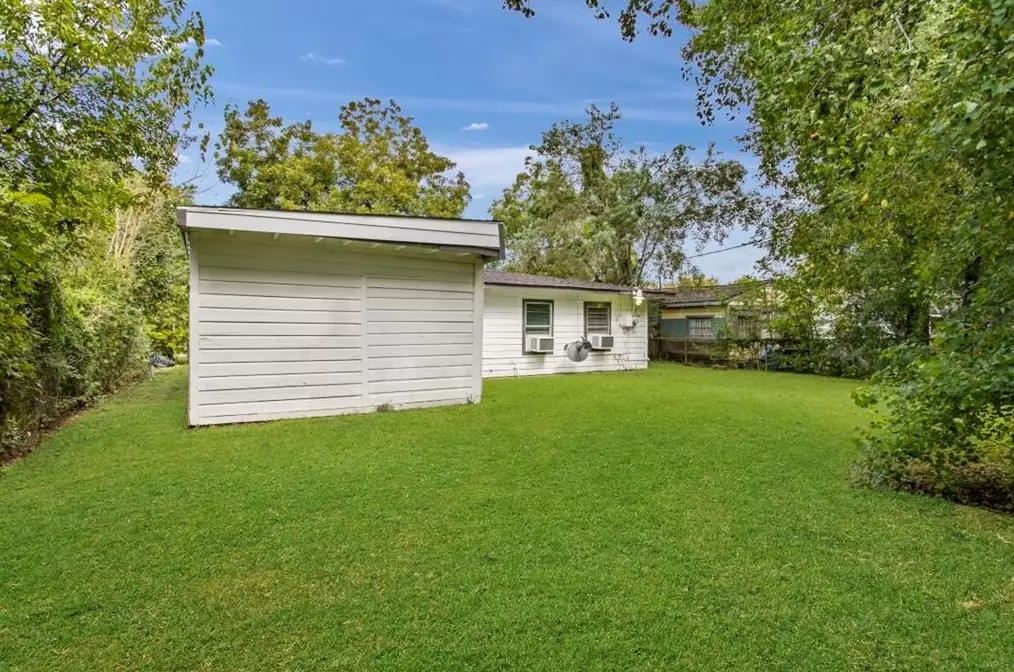5206 Rapido, Houston TX  77033-2640 exterior