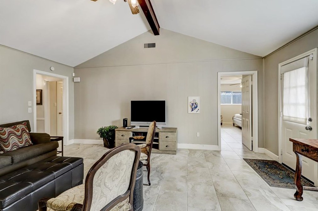 5931 Portal Dr, Houston TX  77096-5725 exterior