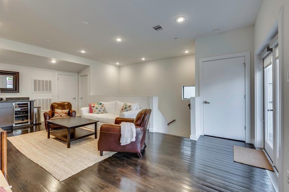 716 Drew St, Houston TX  77006-1914 exterior