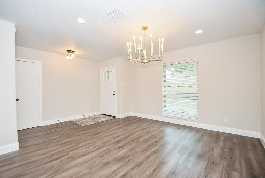 6038 Autumn Forest Dr, Houston, TX 77092-2310