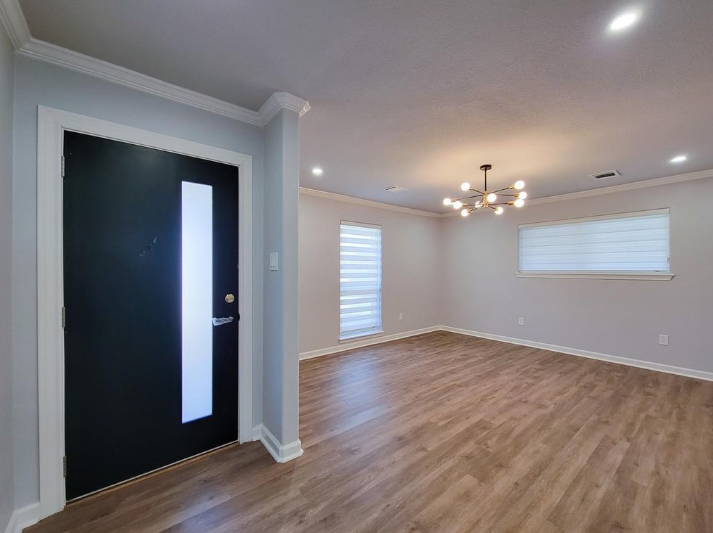 5442 Osprey Dr, Houston, TX 77048