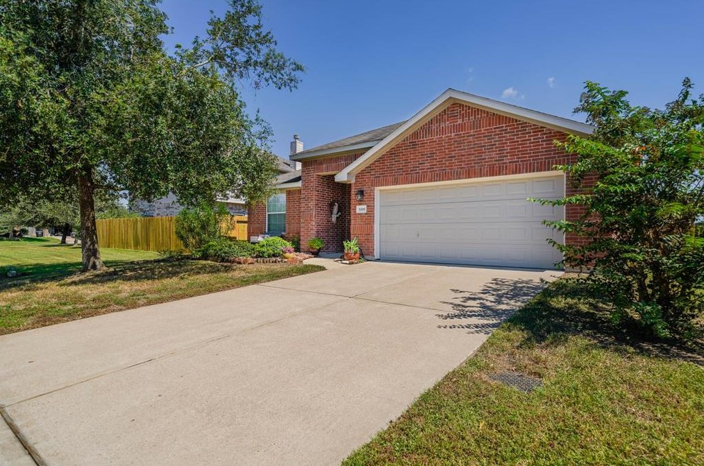 5308 Carmichael Cir, Alvin, TX 77511