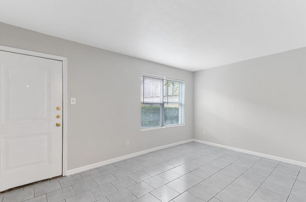 1701 Upland Dr Apt 198, Houston, TX 77043
