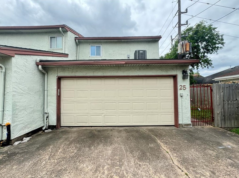 11311 Harwin Dr, Houston TX  77072-1536 exterior