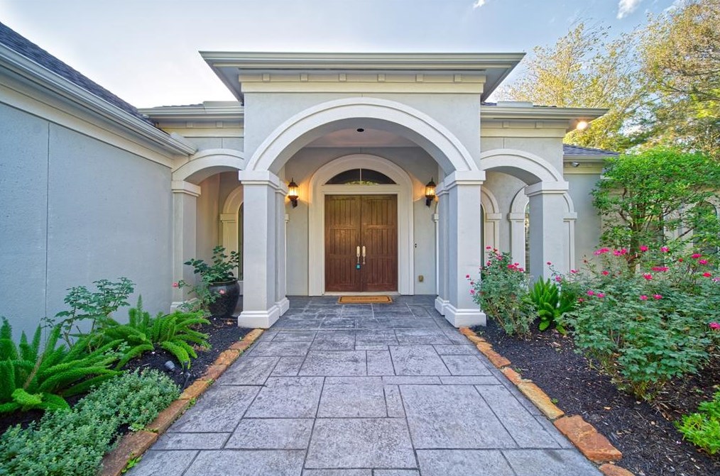 910 Peachwood Bend Dr, Houston, TX 77077