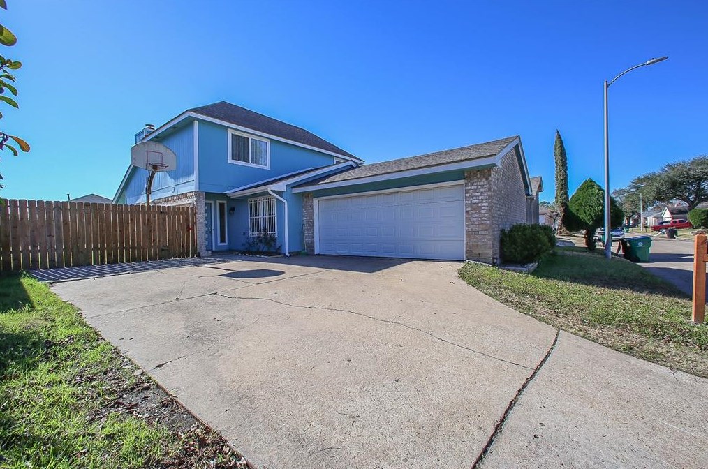 9511 Sharpcrest St, Houston, TX 77036