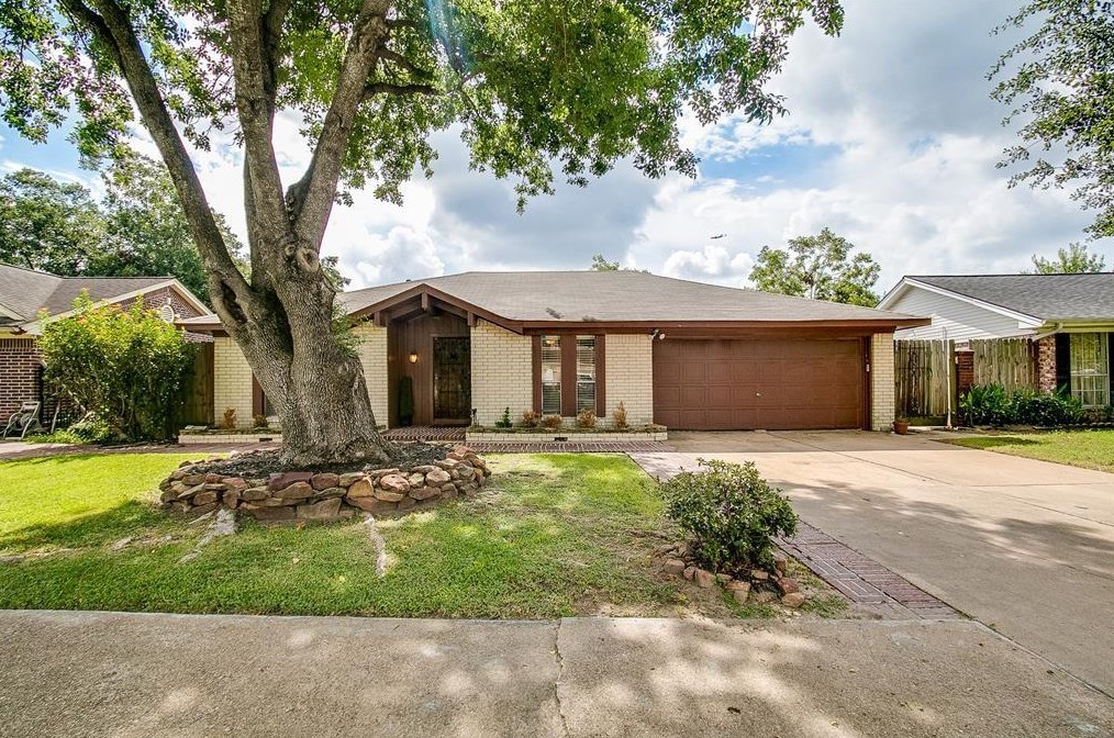 403 Skywood Dr, Houston, TX 77090-4755